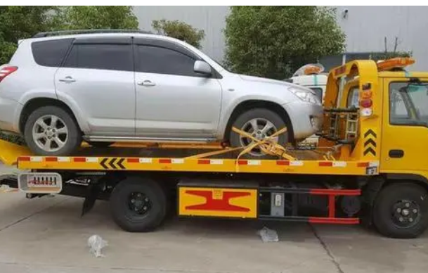 高速爆胎別慌！專業救援換新胎的正確姿勢