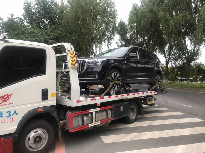 散熱器泄漏導(dǎo)致發(fā)動(dòng)機(jī)過熱時(shí)的拖車救援步驟