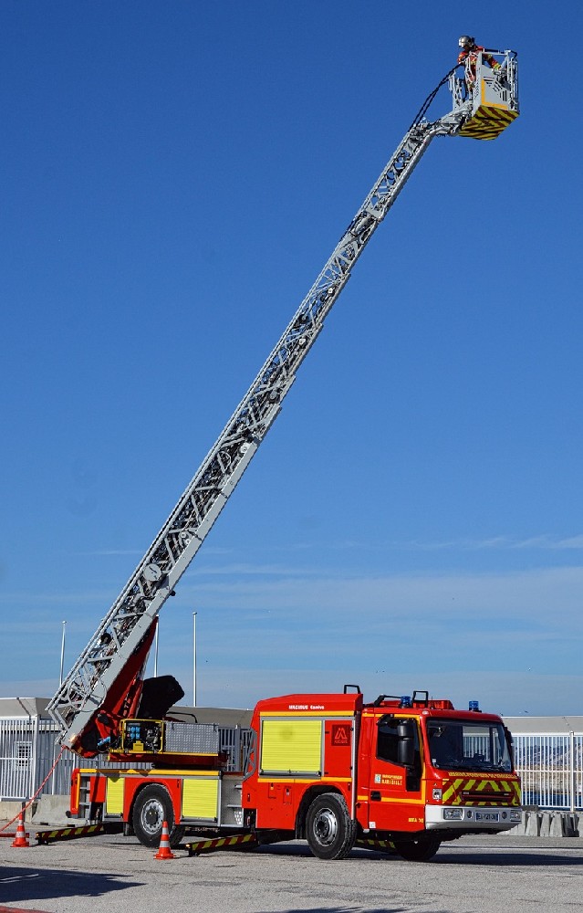 蘇州汽車救援：緊急時(shí)刻的守護(hù)神，讓愛車不再無助！