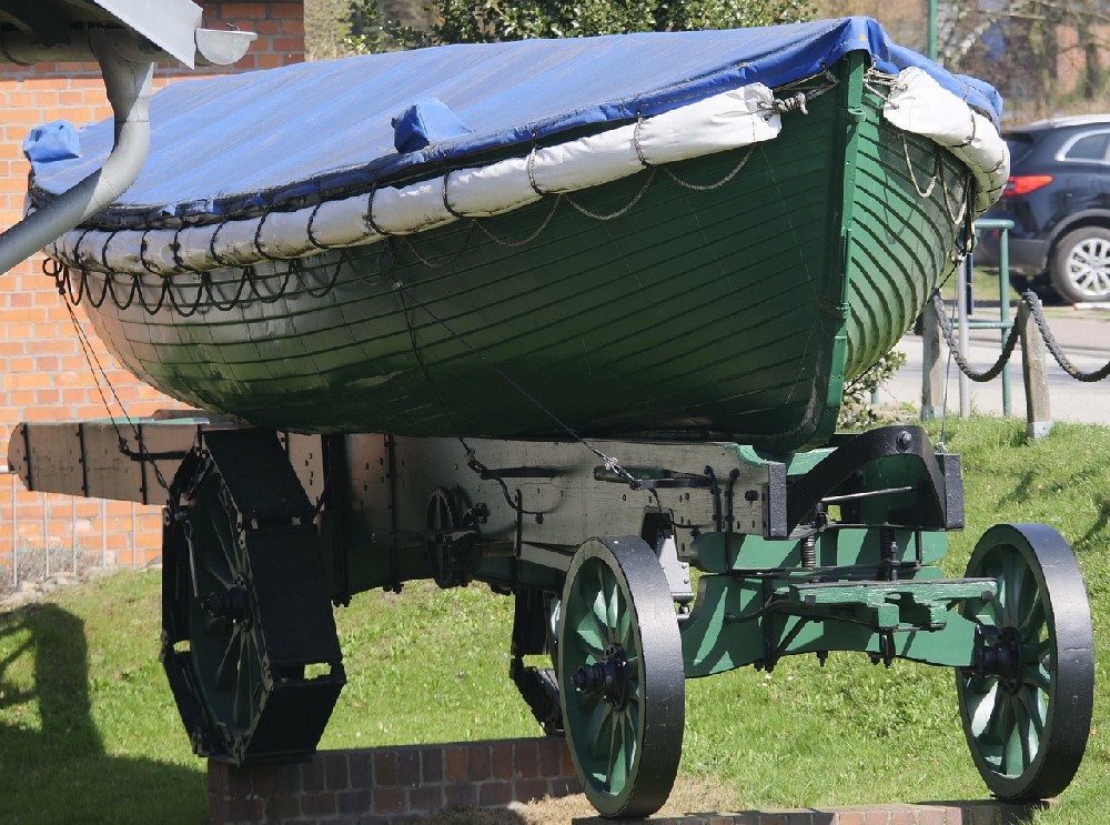 震撼揭秘！《鄭州拖車救援評價(jià)》深度解析：為何它成為車主心中的救星？